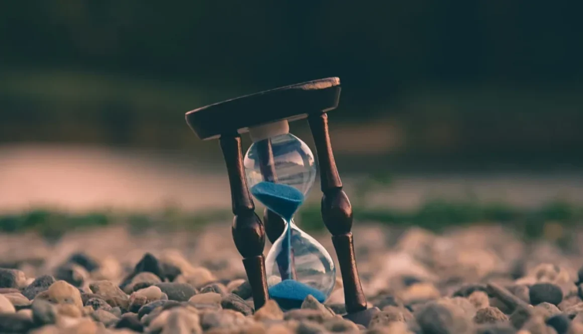 An hourglass displaying the time passing by